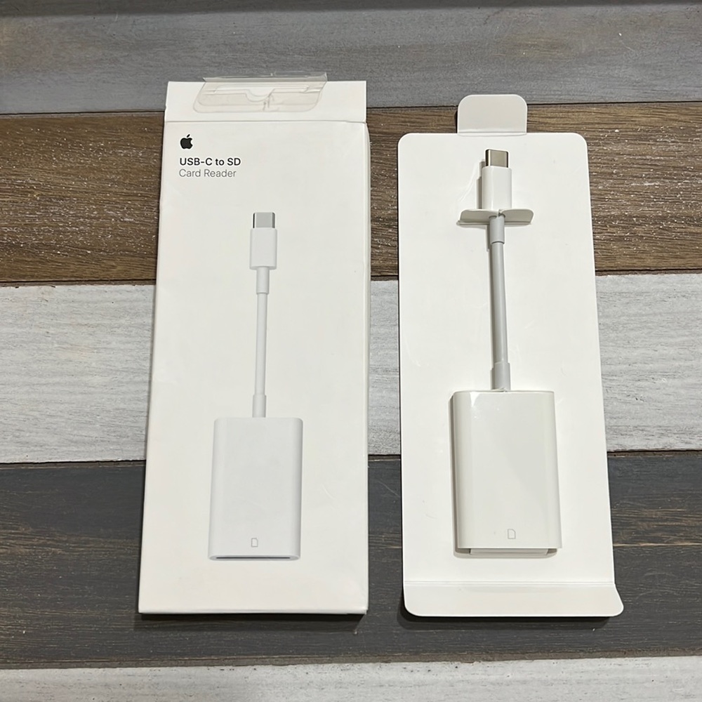 Apple USB-C to SD Card Reader